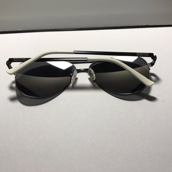 REACTION KENNETH COLE BLACK AVIATOR SUNGLASSES - Picture 12 of 16